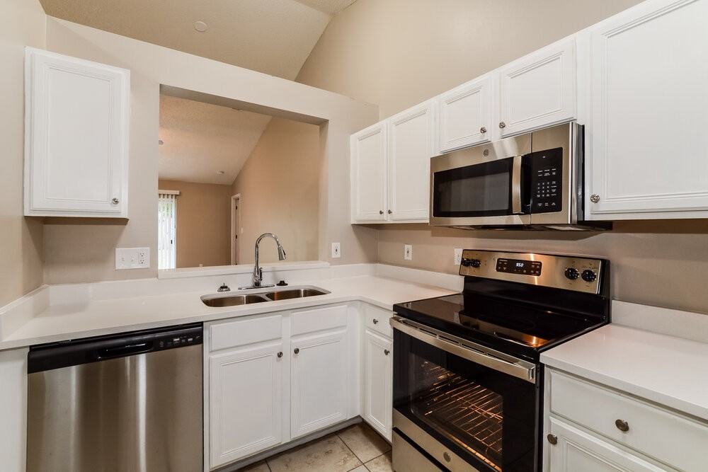 3229 New Mexico Ct - Photo 7 of 16