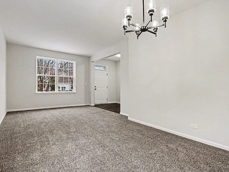 323 Chicago Road - Photo 2 of 14