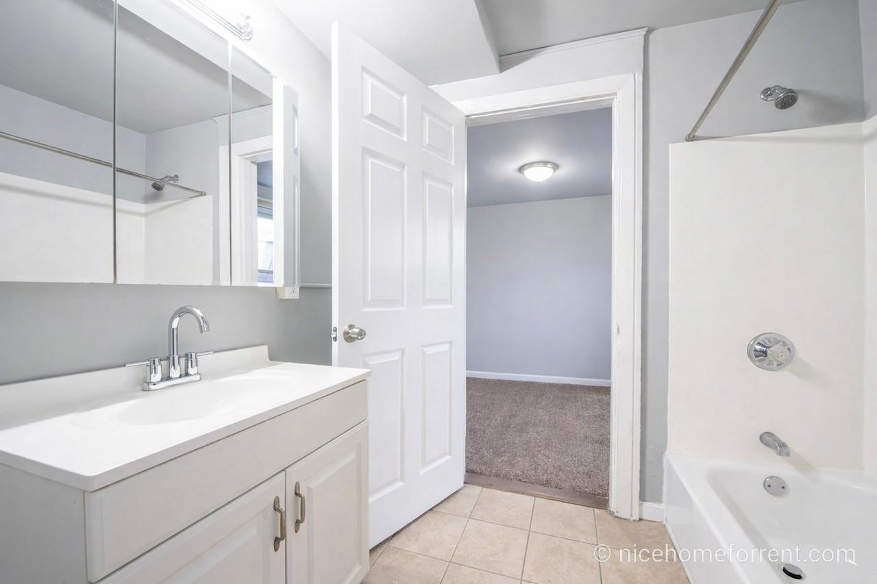 211 Front St #2 - Photo 3 of 9