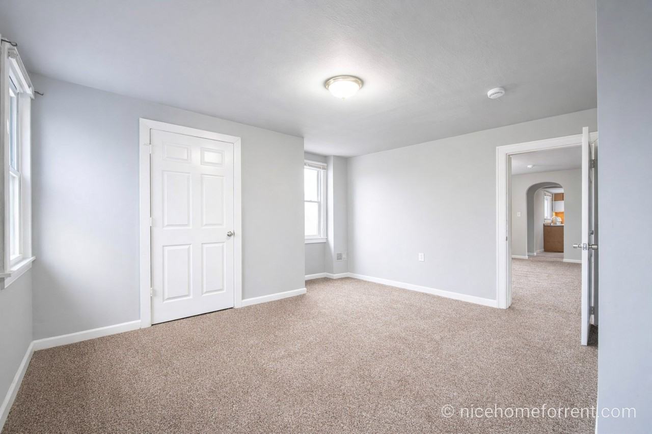 211 Front St #2 - Photo 5 of 9