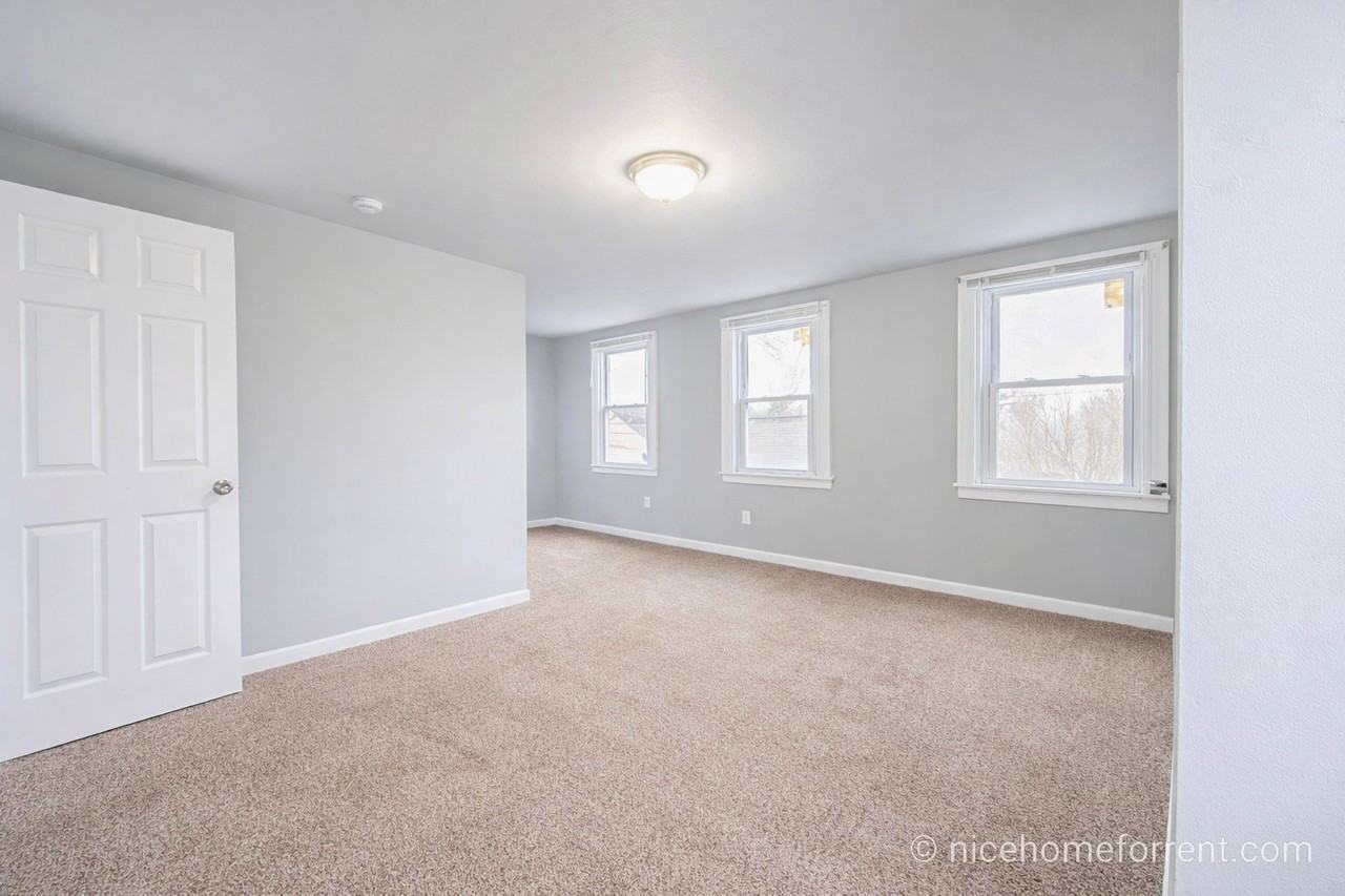 211 Front St #2 - Photo 6 of 9