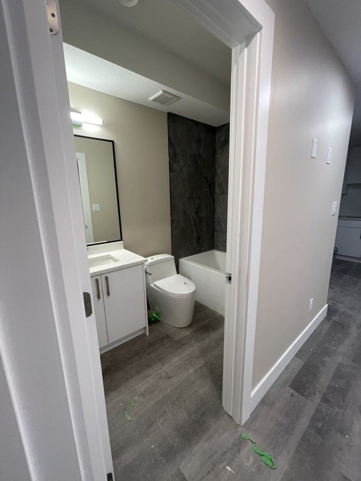 11323 76 Ave NW - Photo 5 of 12