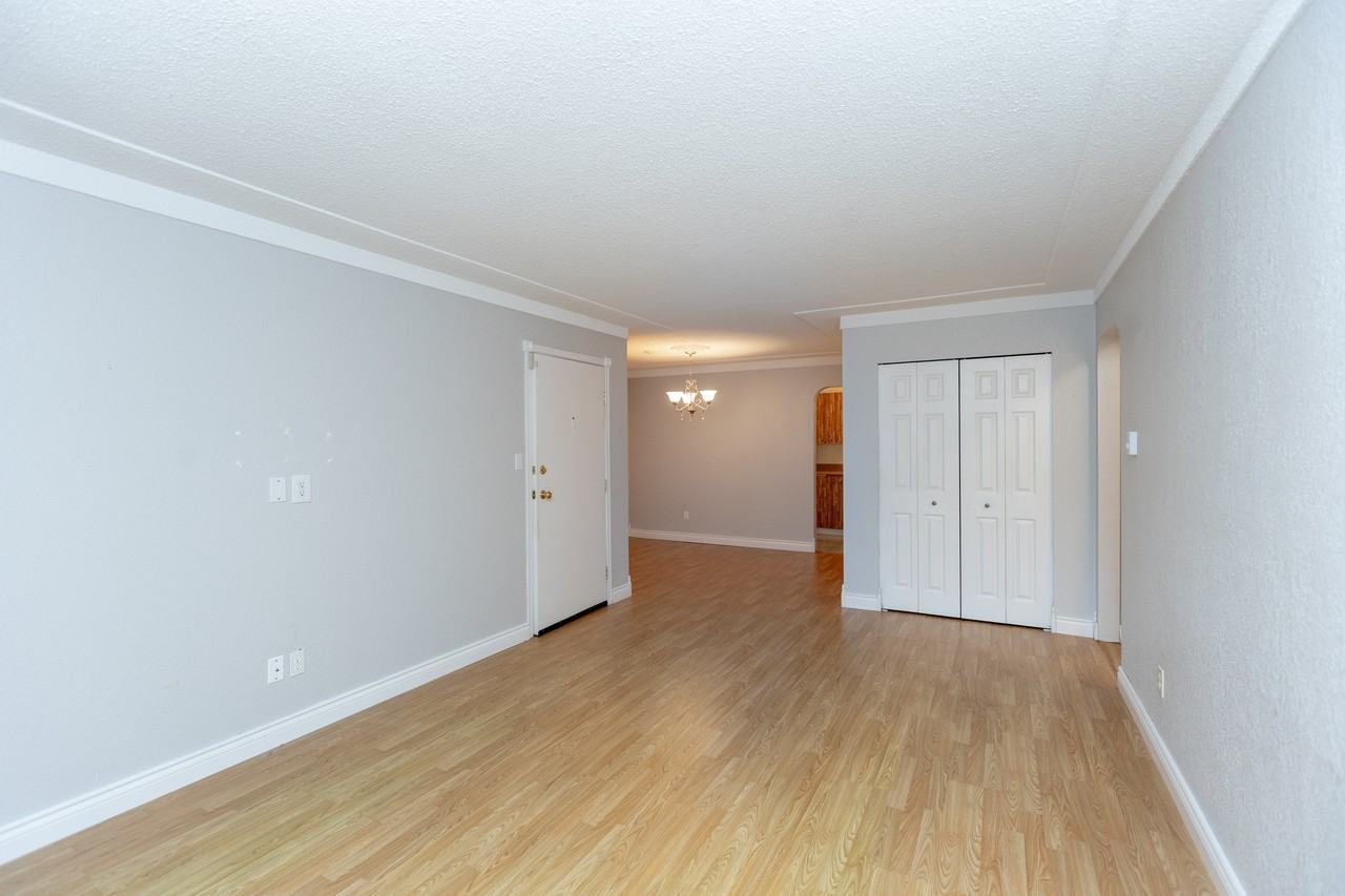 322 Village Way E Unit 6 #6 - Photo 3 of 13