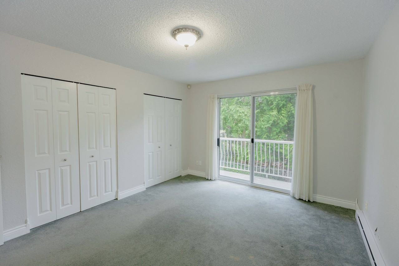 322 Village Way E Unit 6 #6 - Photo 6 of 13