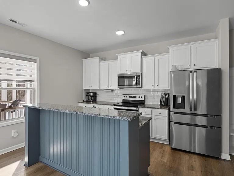 153 Bounty Cir - Photo 3 of 20