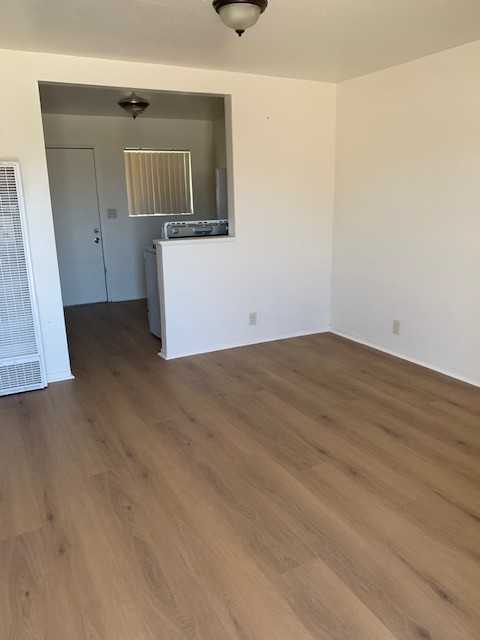 4547 11th St - Photo 6 of 12