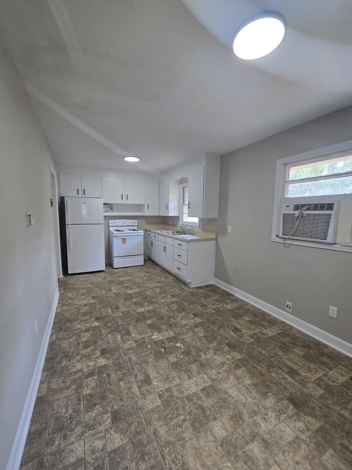 314 Edward Ave #1 - Photo 2 of 8