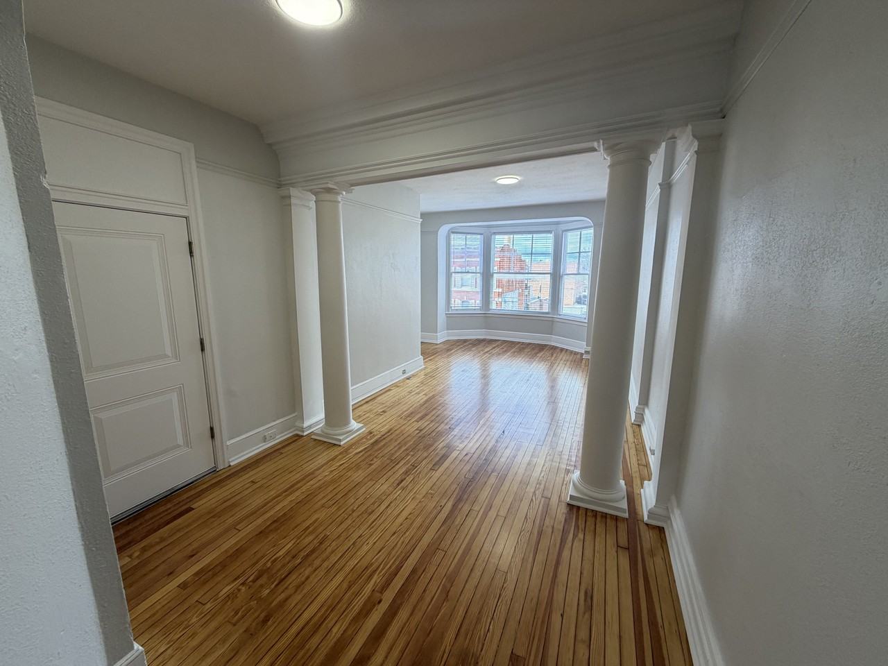 132 W Market St Apt 3a #3A - Photo 2 of 11