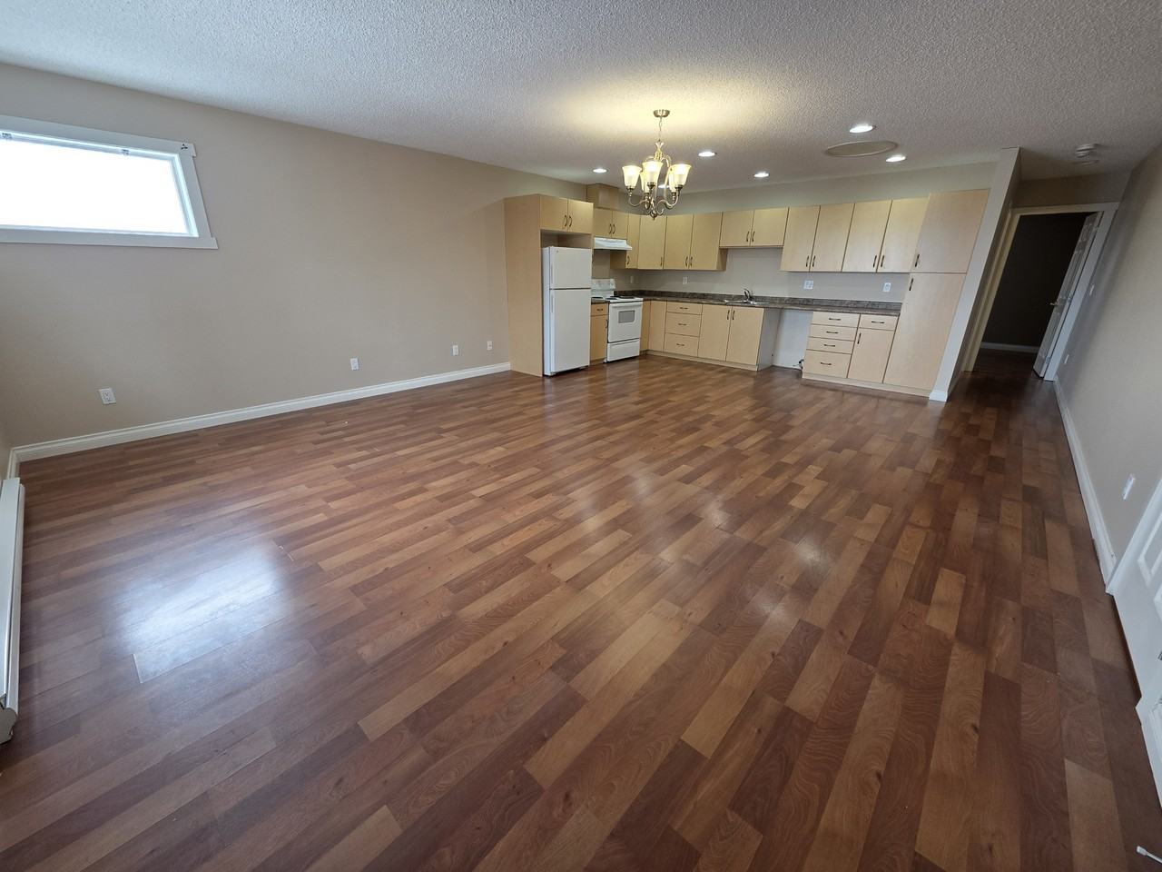 8112 96 Ave #1 - Photo 5 of 10