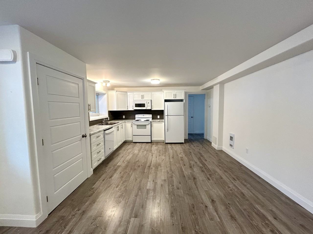 15 Cherrybark Cres #A - Photo 2 of 8