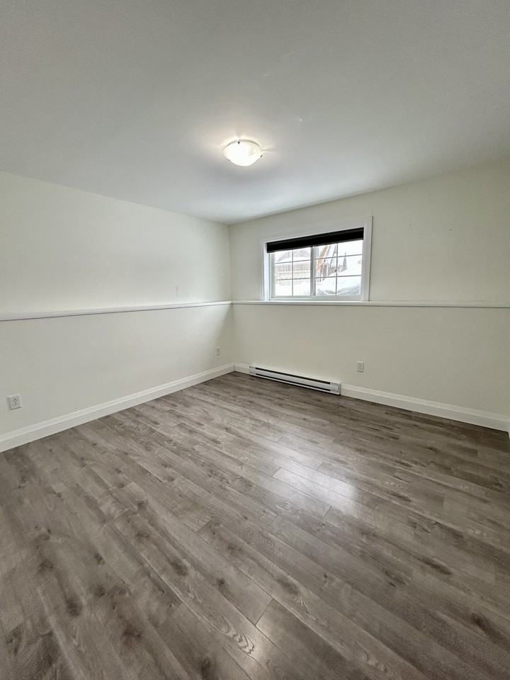 15 Cherrybark Cres #A - Photo 5 of 8