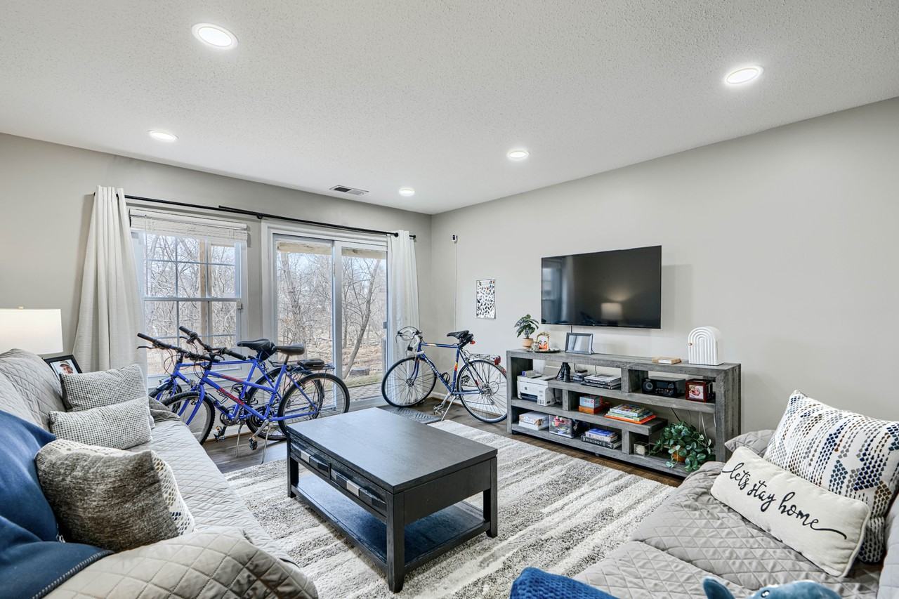 4820 Dorsey Hall Dr #6 - Photo 7 of 26