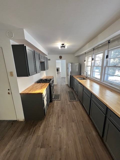 4827 N Knoxville Ave - Photo 2 of 11