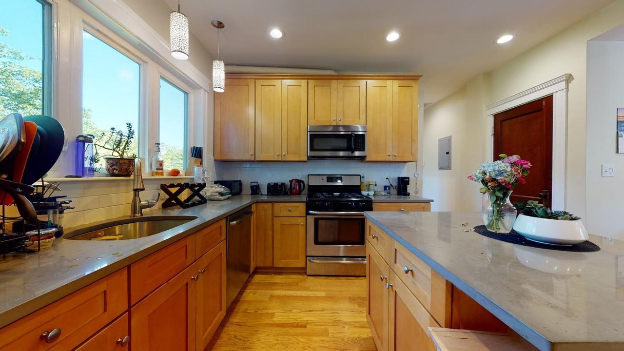 71 Williams St #2 - Photo 4 of 26