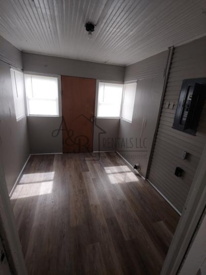 103 W Mead St #1 - Photo 6 of 8