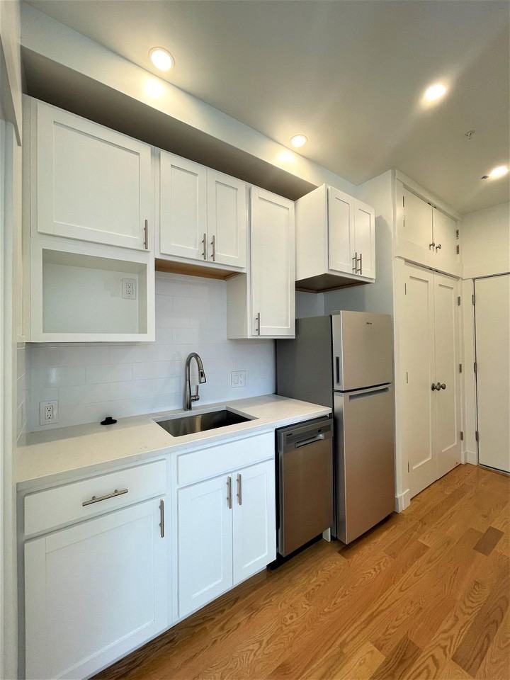 29 Green St #8 - Photo 2 of 5