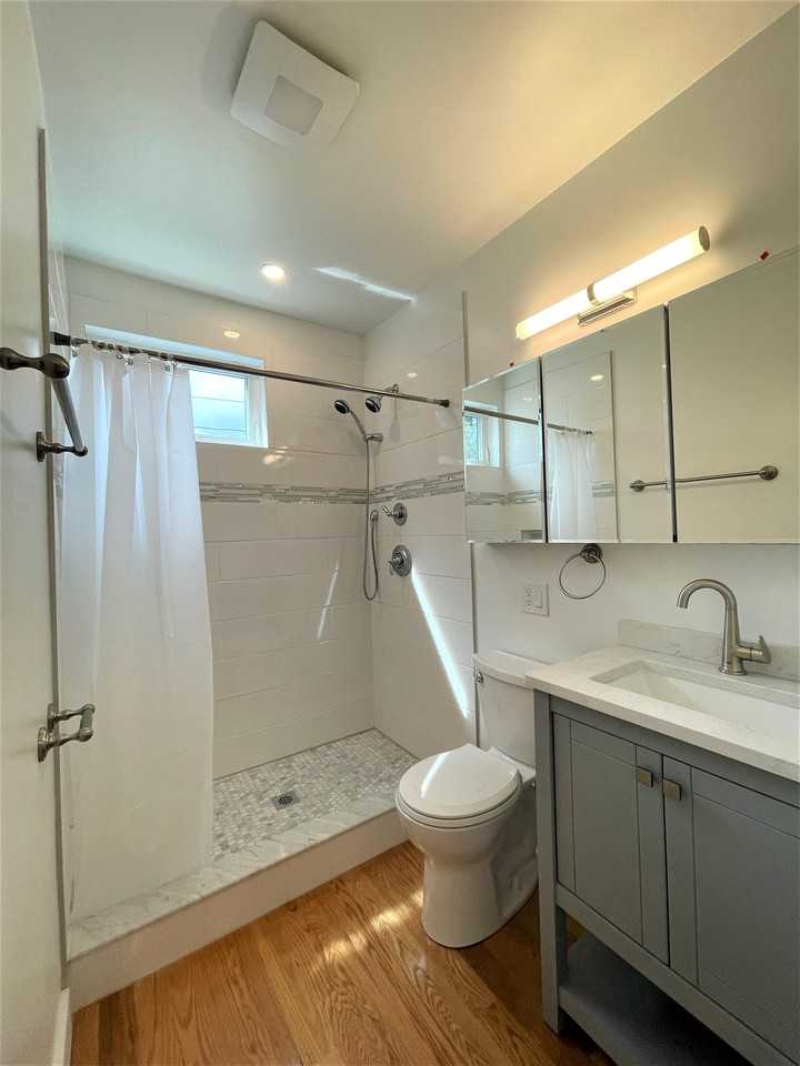 29 Green St #8 - Photo 4 of 5