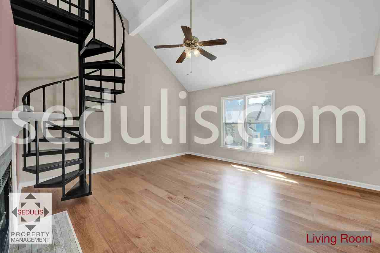 903 Peacock Pl #1 - Photo 5 of 30