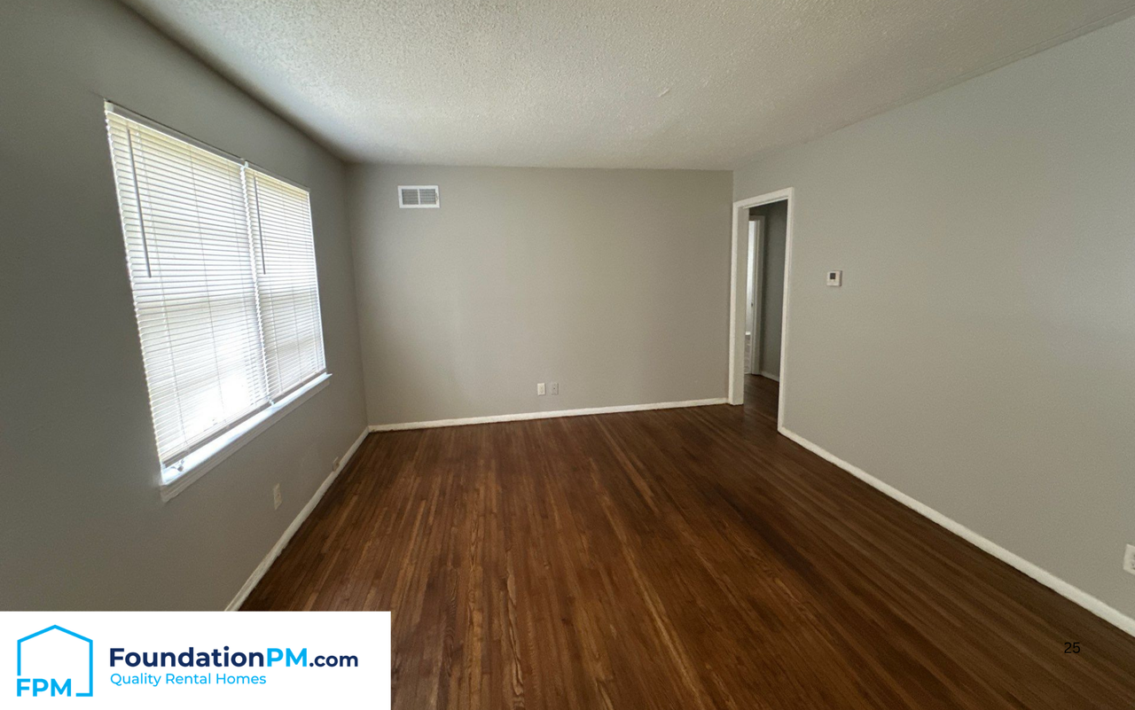 1645 Kilarney Ave #1 - Photo 6 of 11