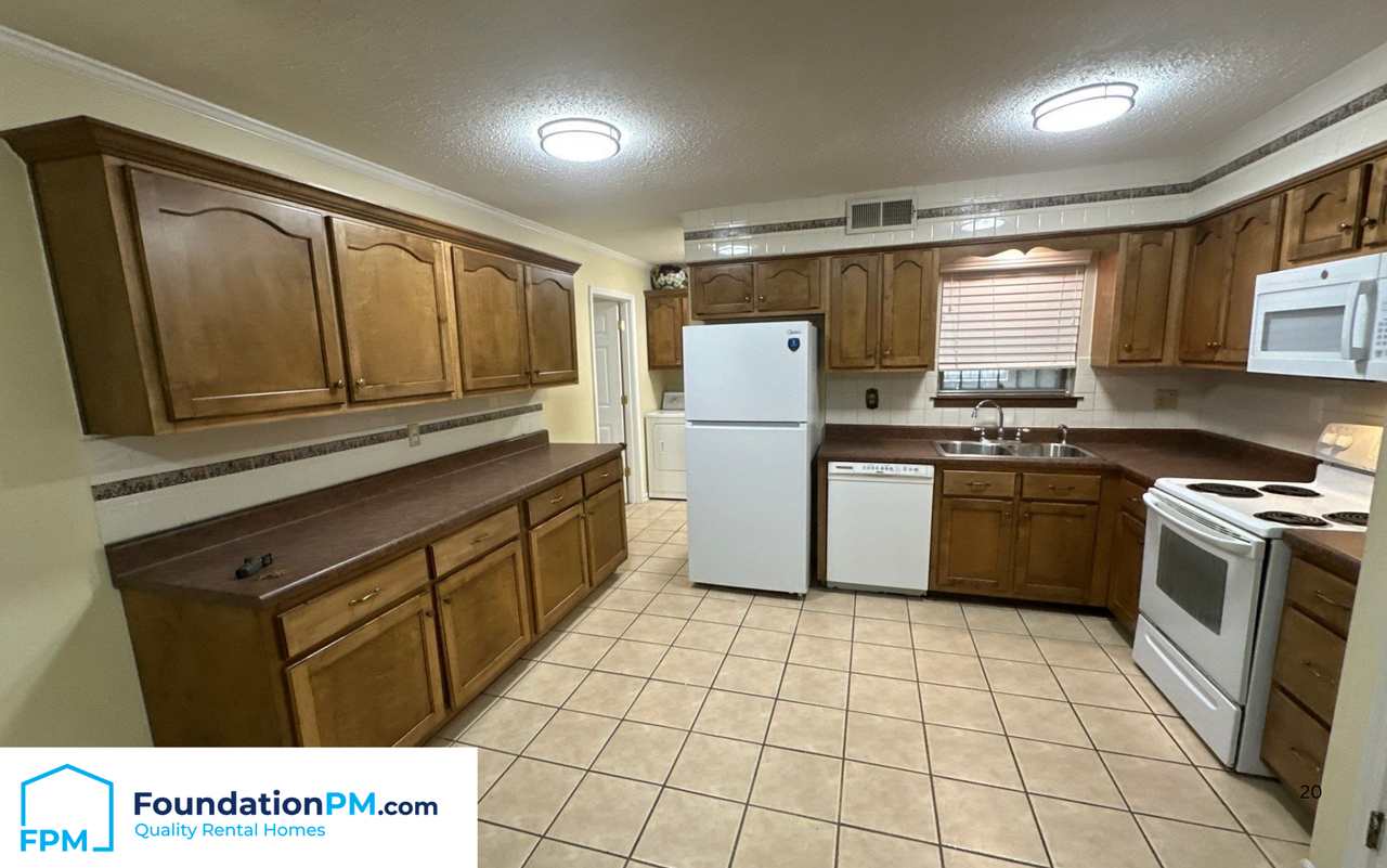 2621 Derbyshire Ave #1 - Photo 3 of 18