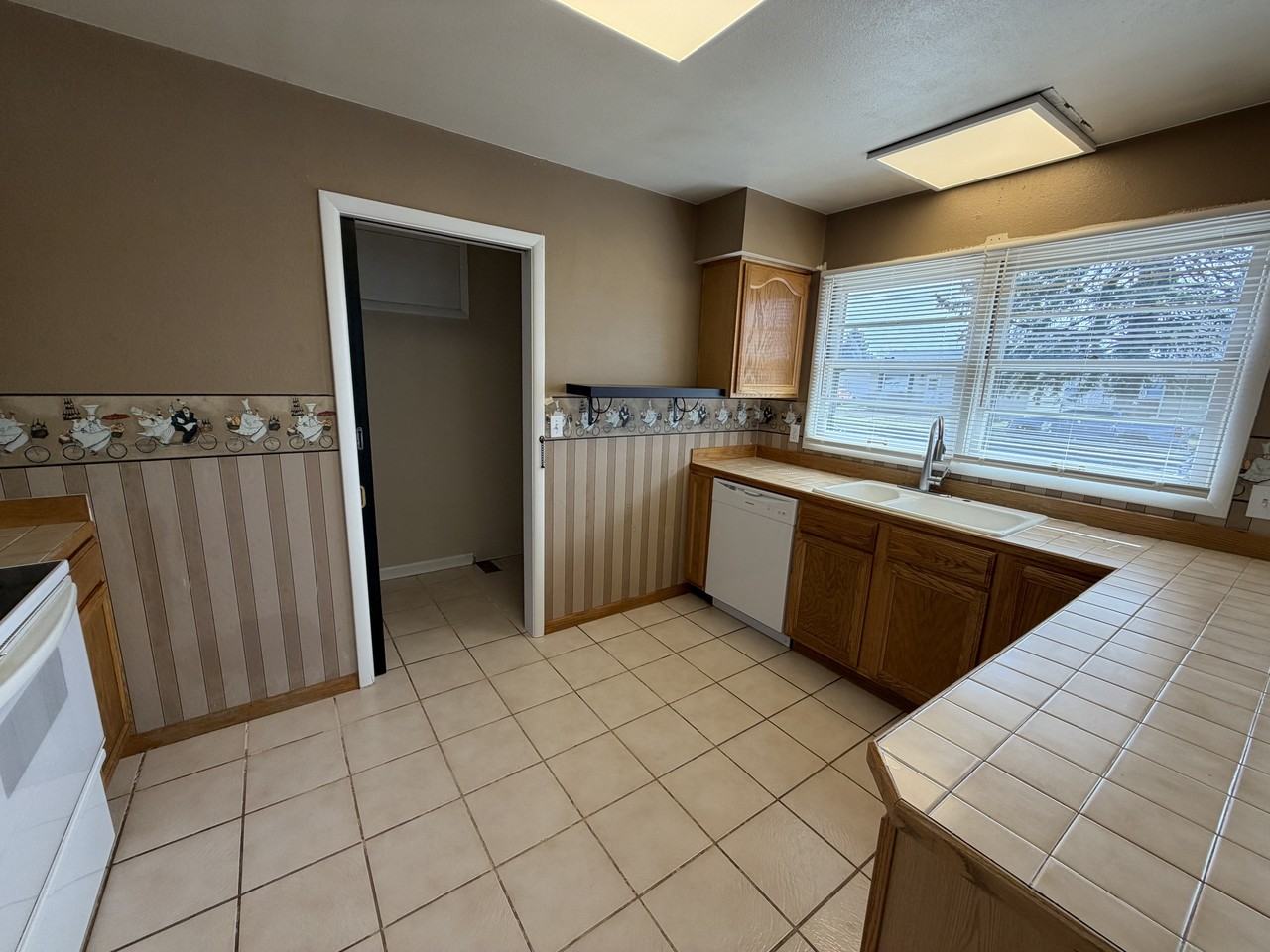 1837 Wyoming Ave #1 - Photo 5 of 15