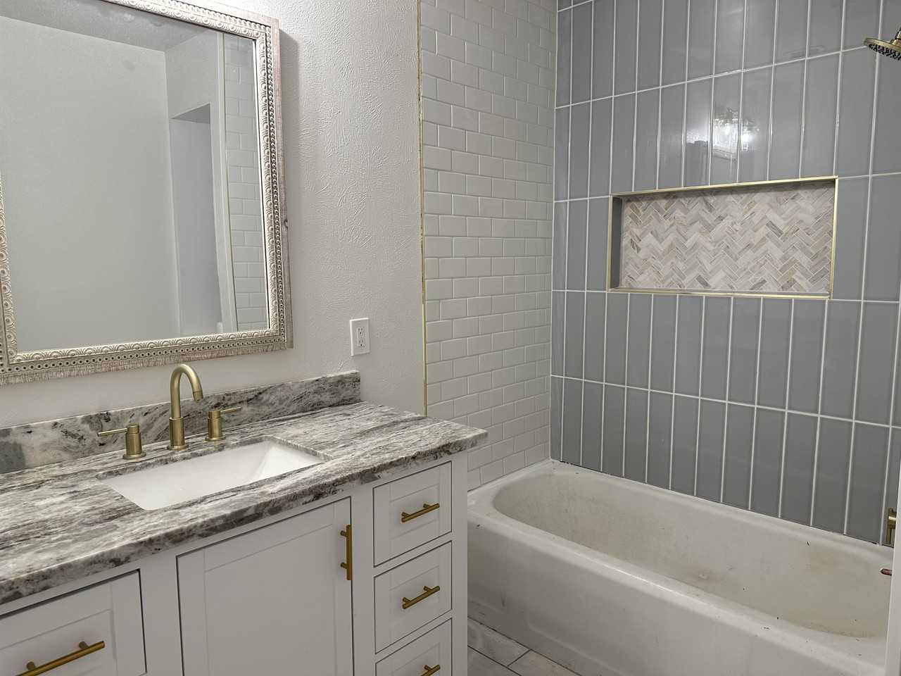 2704 31st St #1 - Photo 3 of 8