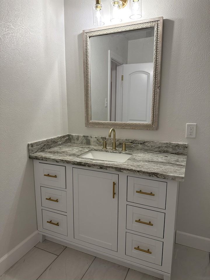 2704 31st St #1 - Photo 5 of 8