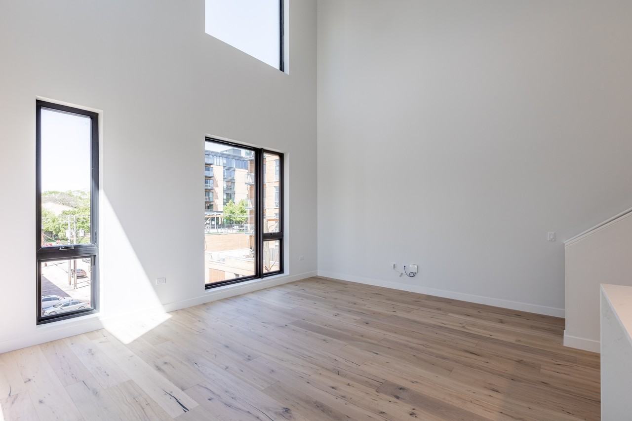 1101 Lodge Evanston #1712-405 - Photo 3 of 26