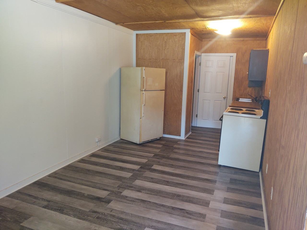 908 Putnam Ave #A - Photo 3 of 6