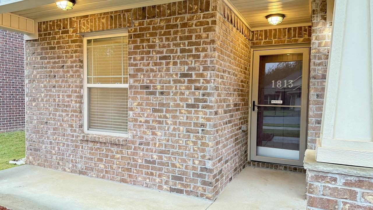 1813 Clayton Cove Dr Nw #1 - Photo 5 of 40