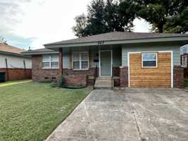 featured image of 2417 Becker Pl #1