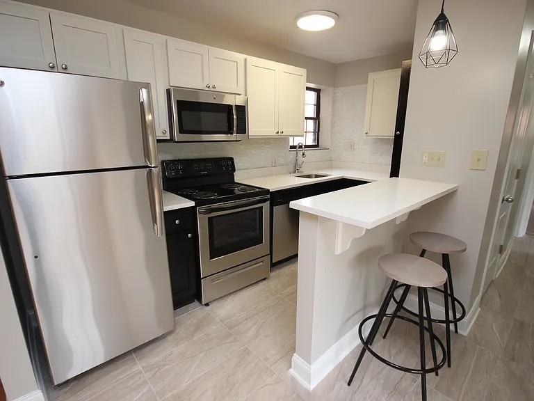 5925 FIFTH AVENUEAPT B-2 #B02 - Photo 5 of 11