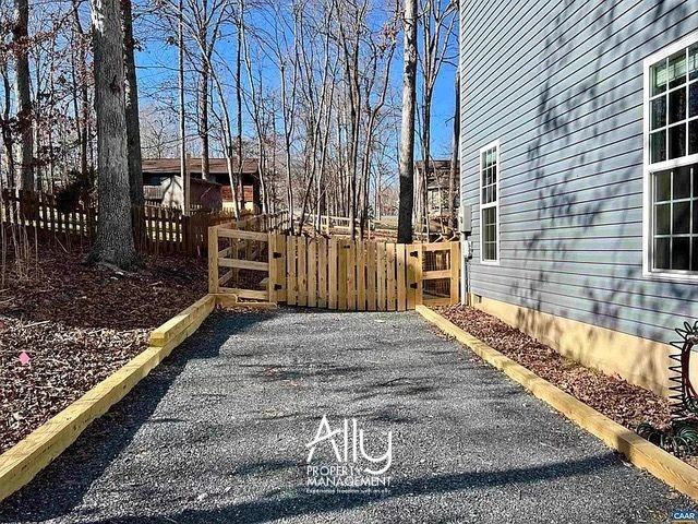 6 Barkley Ln #1 - Photo 3 of 21