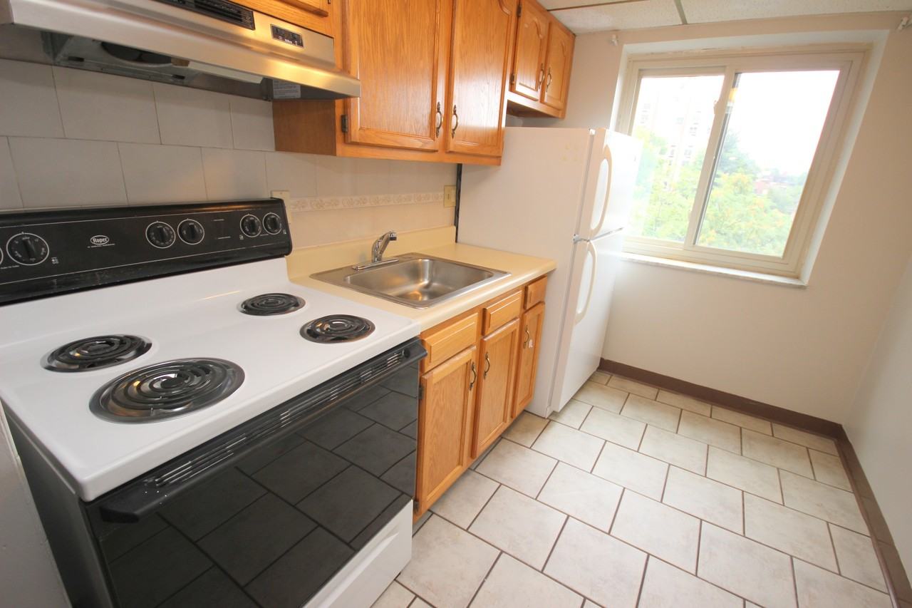 325 NORTH CRAIG STREETAPT 703 #703 - Photo 2 of 5