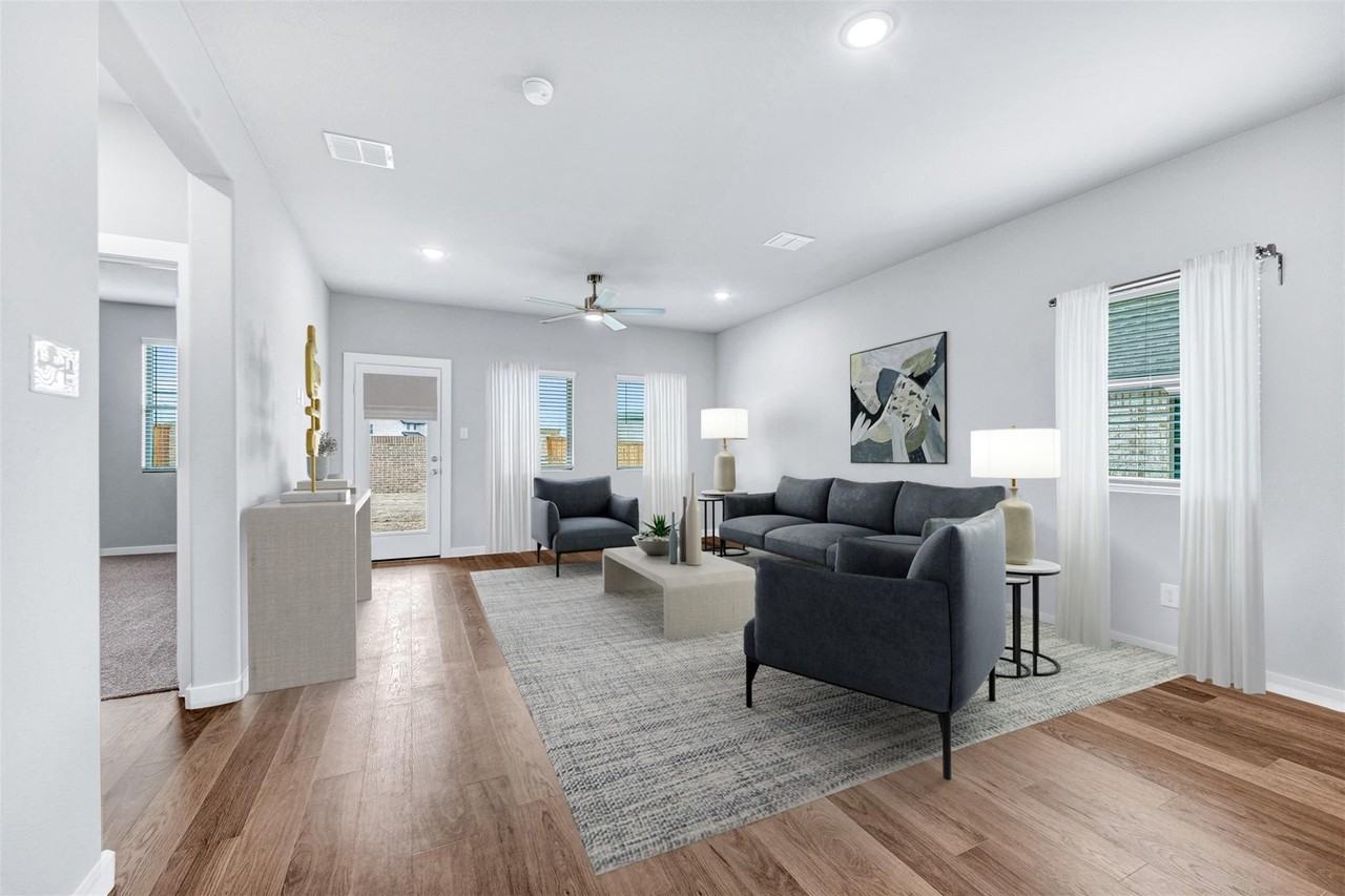 508 Towerglen Dr #1 - Photo 4 of 8