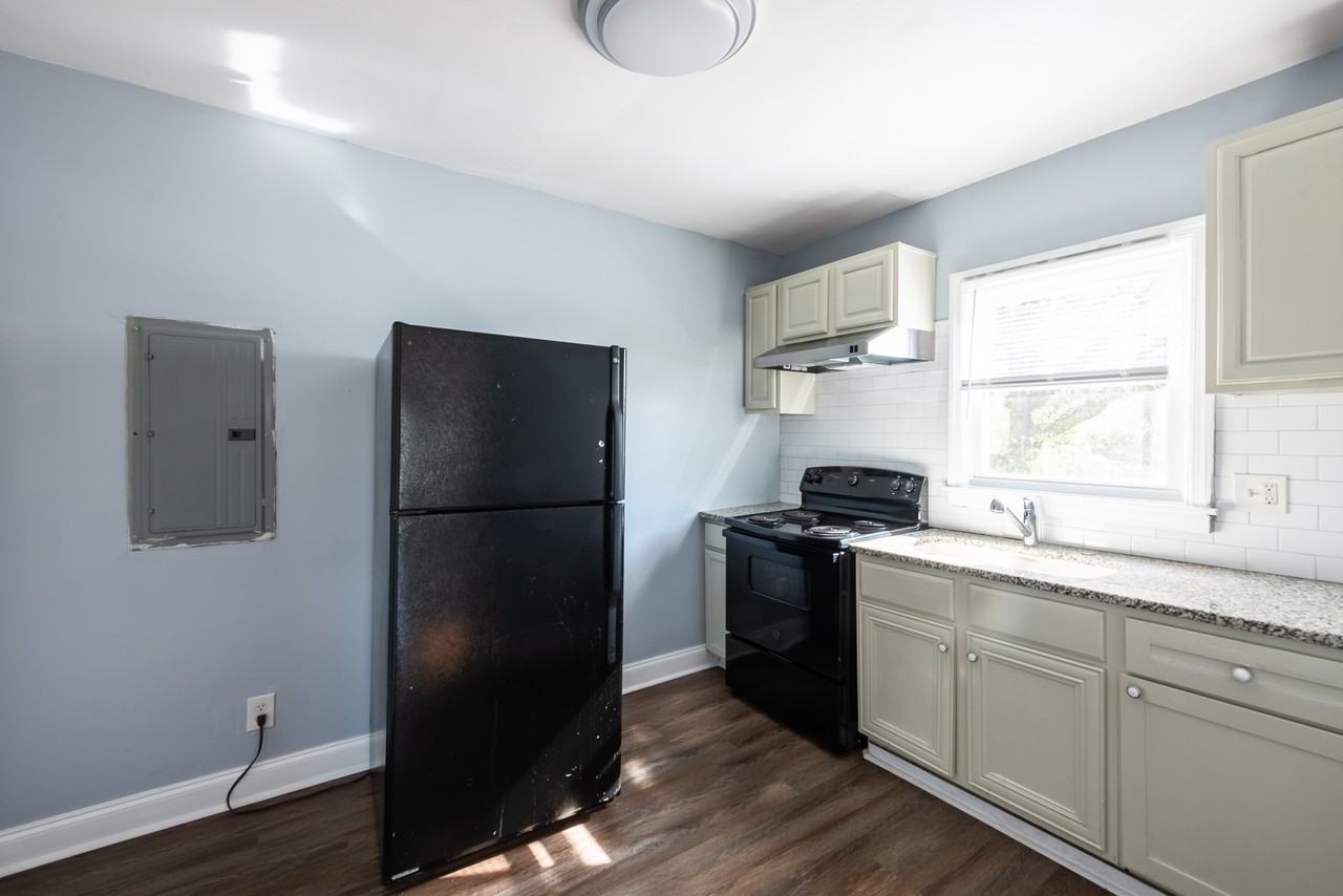 1443 Venetian Dr Sw #1 - Photo 5 of 21