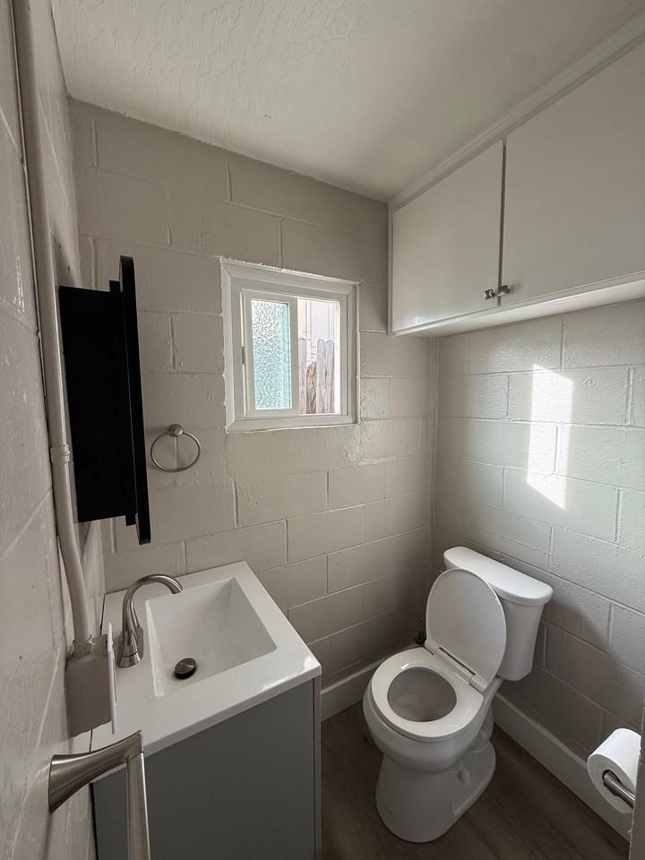 4th Street Apartments - 2324 4th Street #2 - Photo 3 of 5