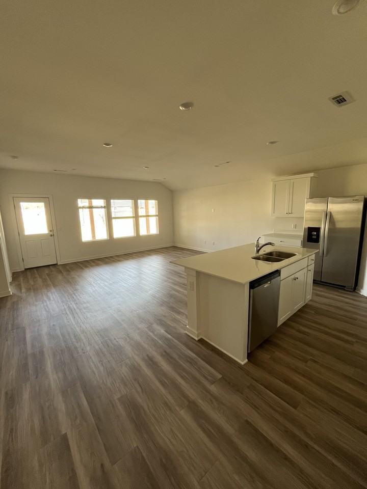 525 Arizona St #1 - Photo 3 of 27