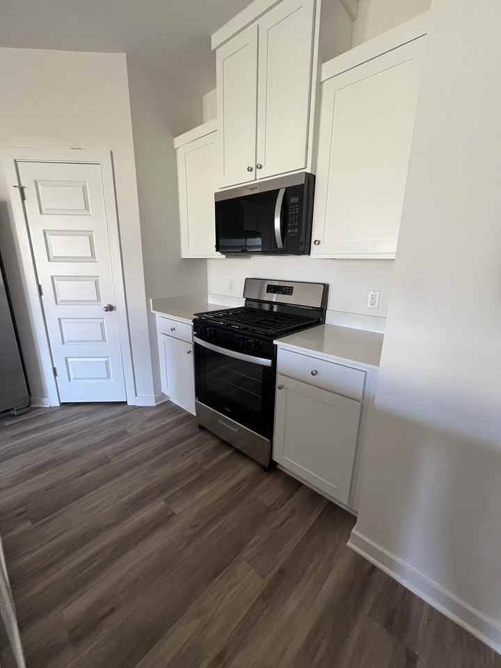 525 Arizona St #1 - Photo 5 of 27