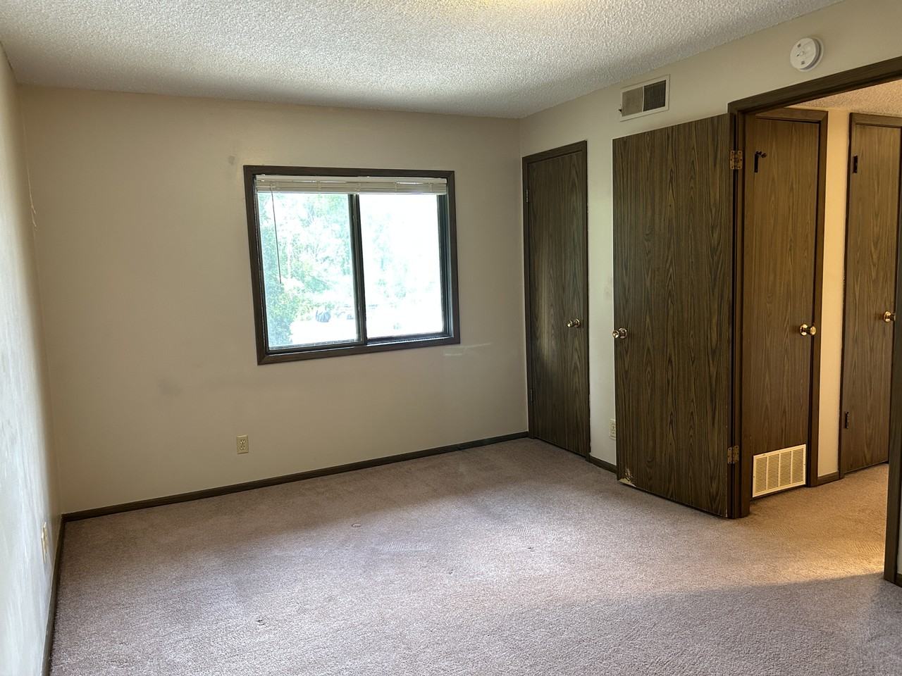 2060 Edgewood Rd Nw #2060-16 - Photo 4 of 12