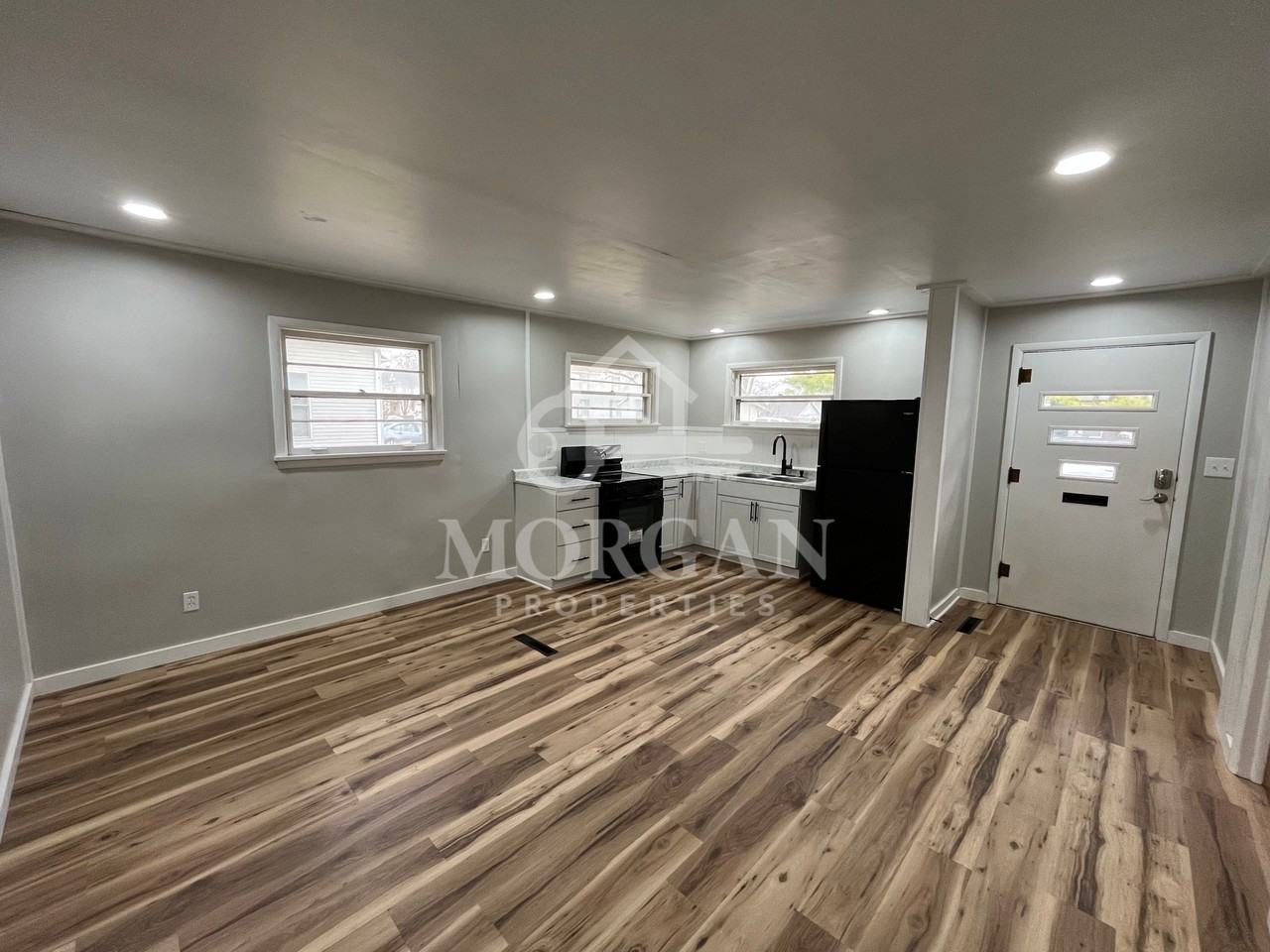 815 S Main St #A - Photo 2 of 5