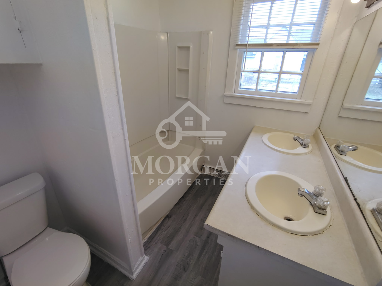 340 W 3rd St - Photo 5 of 8