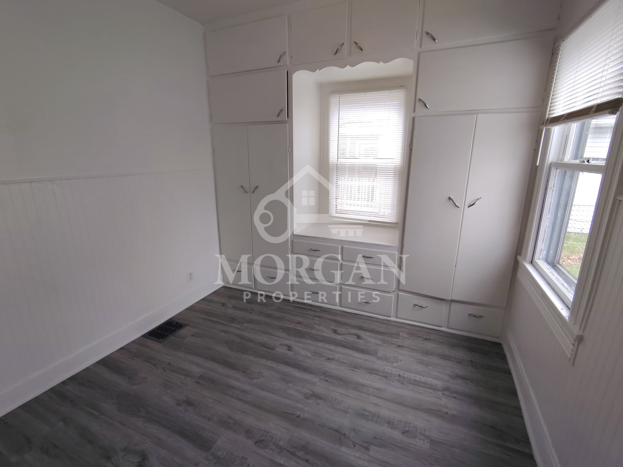 340 W 3rd St - Photo 6 of 8