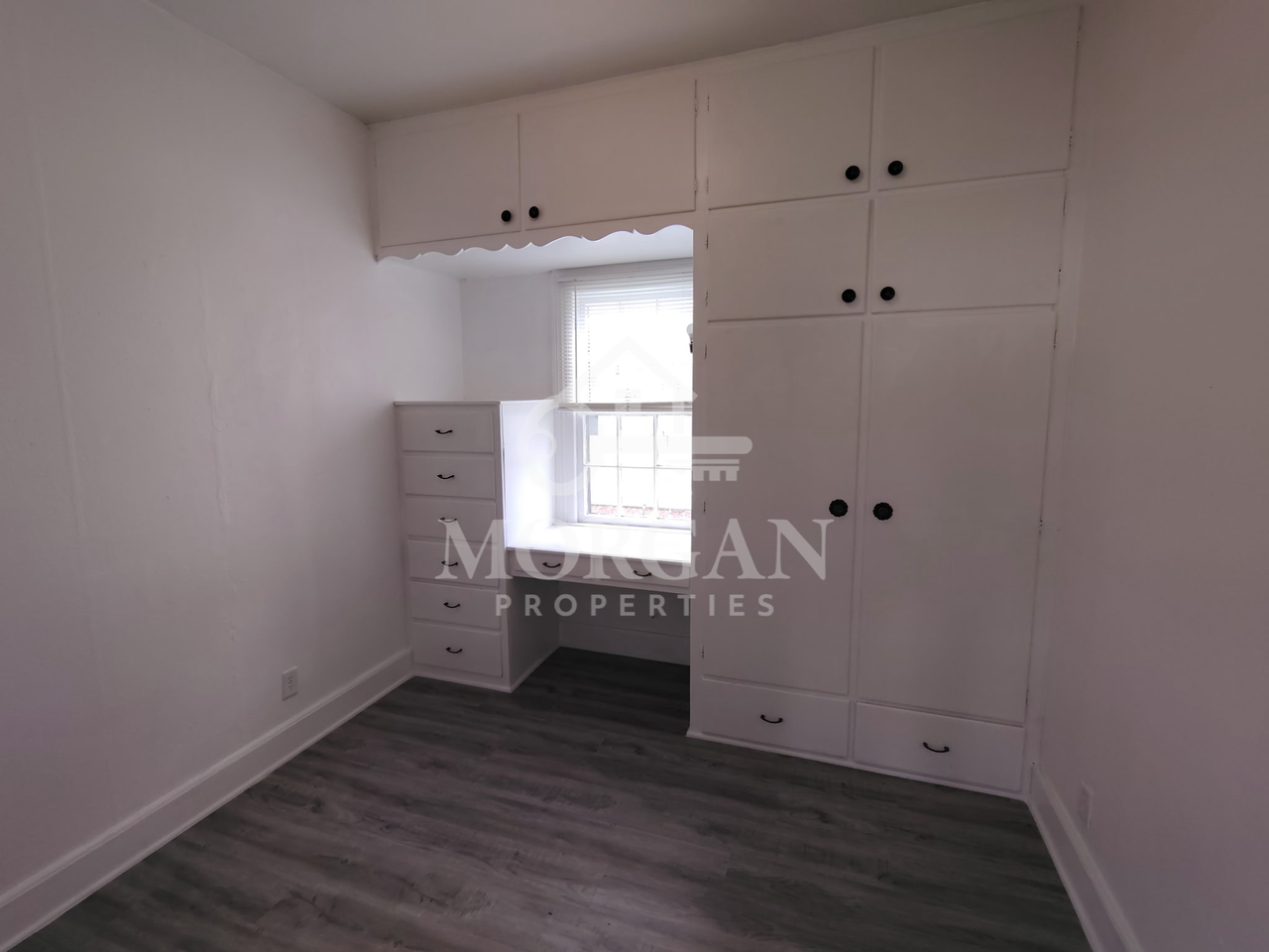 340 W 3rd St - Photo 7 of 8