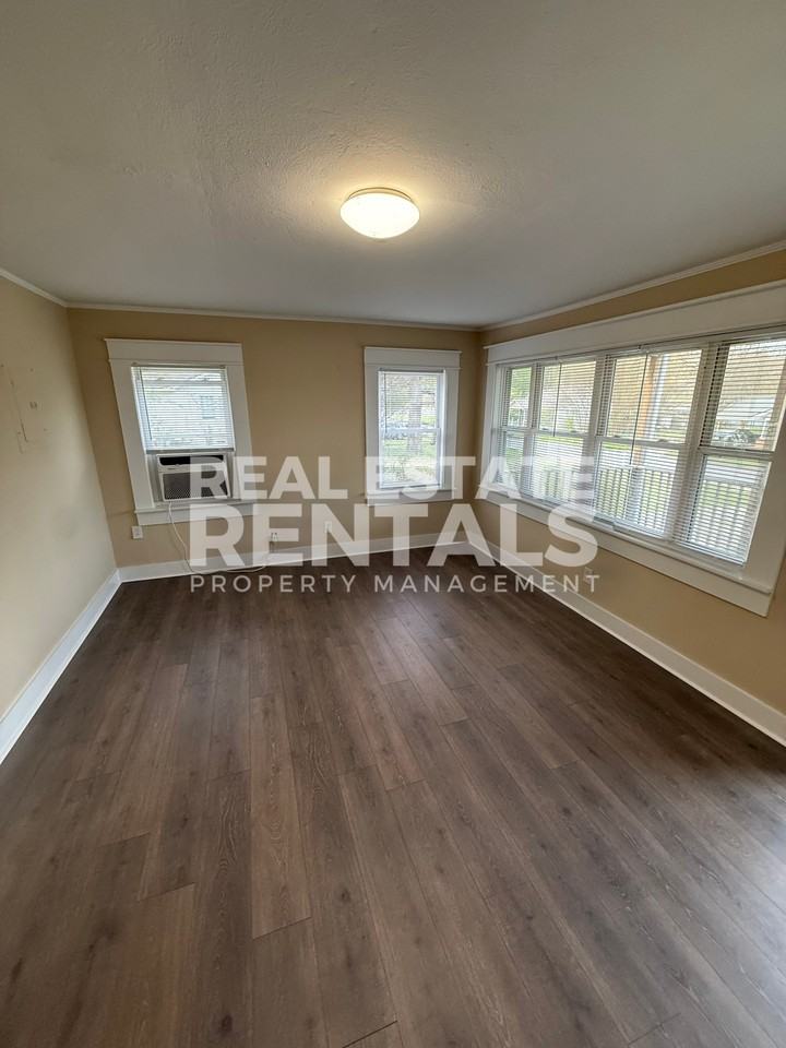 504 Pearl St #1 - Photo 2 of 17