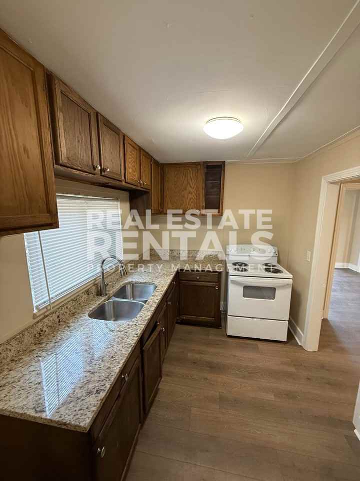 504 Pearl St #1 - Photo 4 of 17