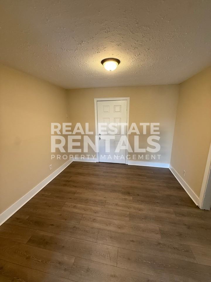 504 Pearl St #1 - Photo 5 of 17