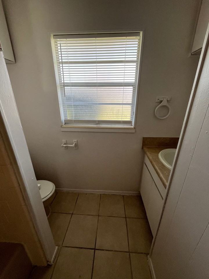590 Florosa Ct - Photo 3 of 18