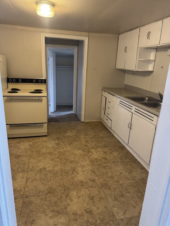 820 Sw 6th Ave #4 - Photo 4 of 6