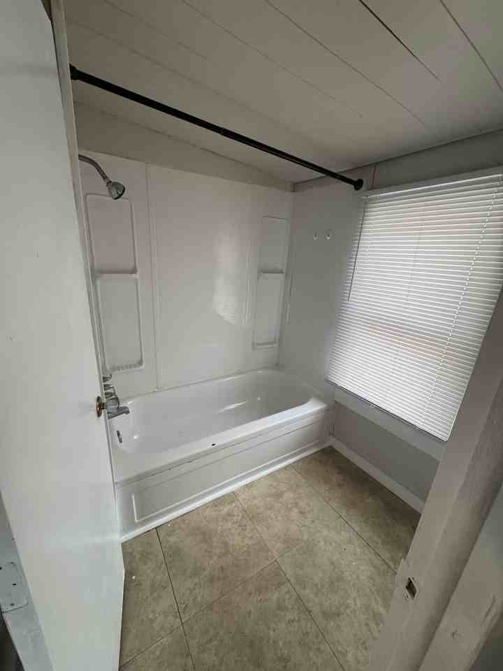 820 Sw 6th Ave #4 - Photo 6 of 6